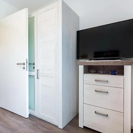Ostseeallee Ostseeallee 4-33 شقة